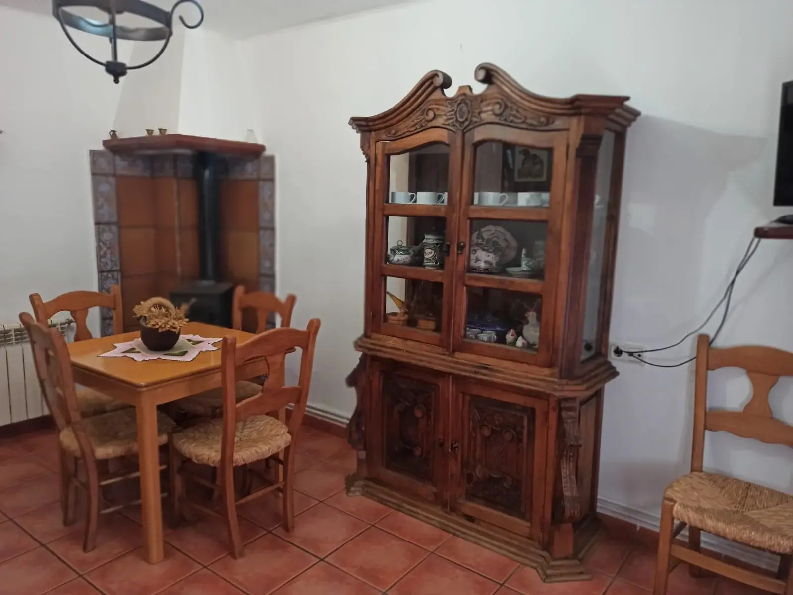 Comedor y vitrina Ricardo primera planta